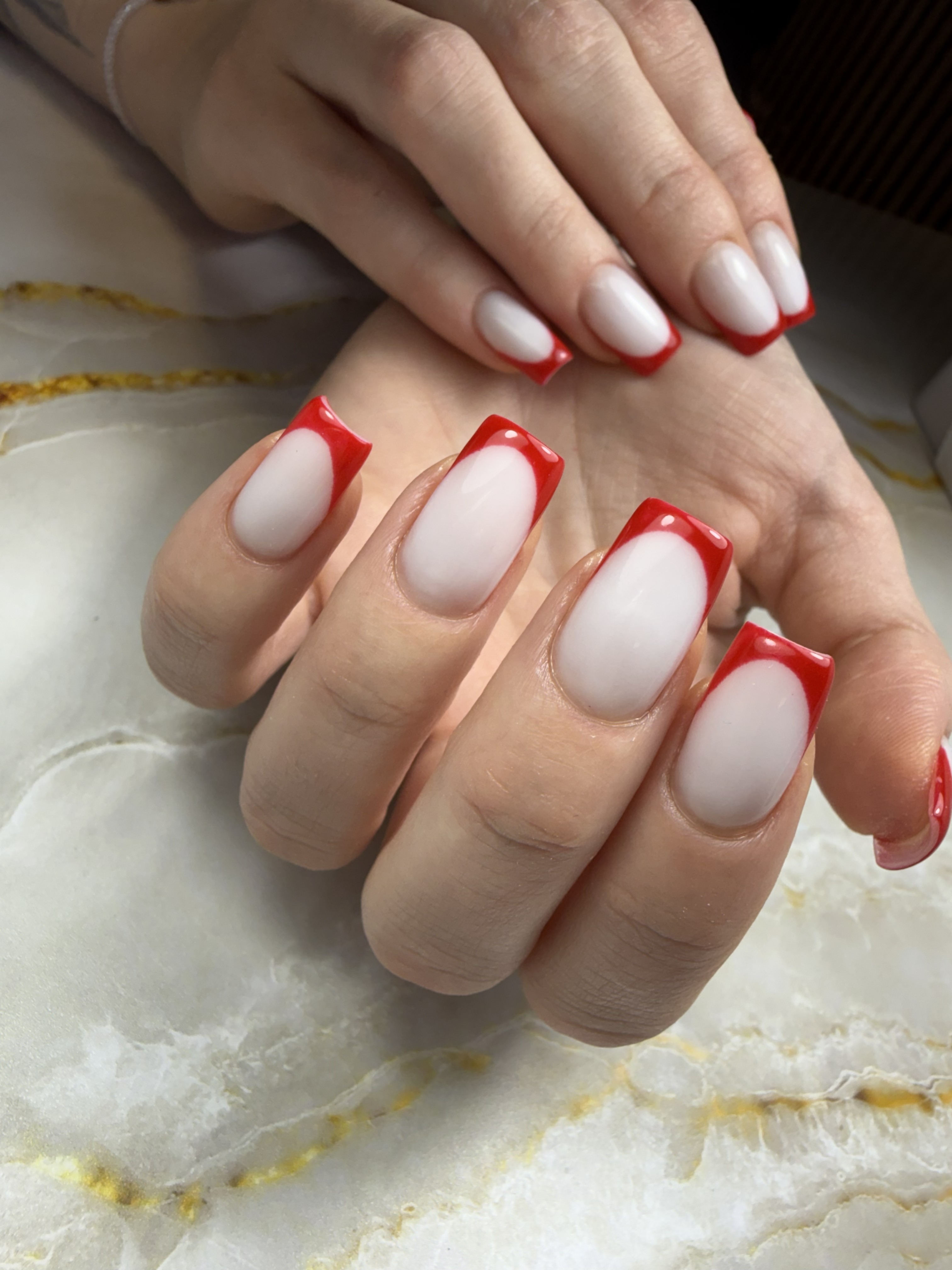 Manicure hybrydowy french – Inna Style